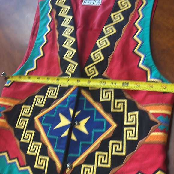 Colorful Geometric Pattern Vest - Picture 8 of 9